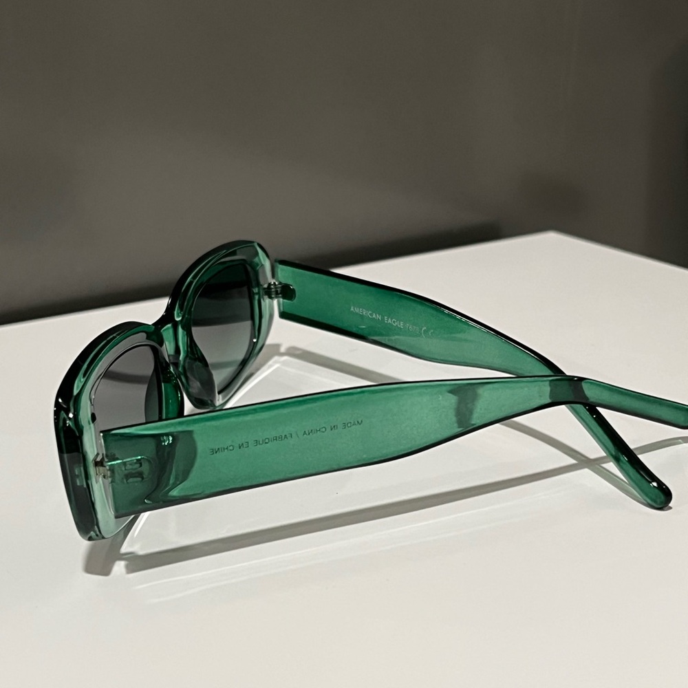 Green Rectangular Sunglasses - Picture 4 of 4
